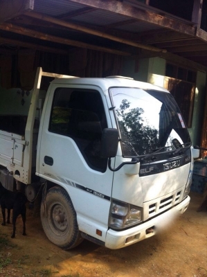 รถอีซูซุ 4 ล้อ ( ไม่ดั้ม )  100 แรงม้า ปี 50  ( รถวิ่ง 6x,xxx กม. )  สนใจติดต่อ 081 - 6079515