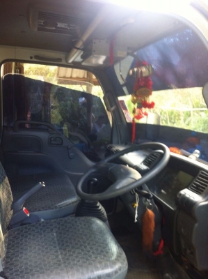 รถอีซูซุ 4 ล้อ ( ไม่ดั้ม ) 100 แรงม้า ปี 50 ( รถวิ่ง 6x,xxx กม. ) สนใจติดต่อ 081 - 6079515 รถอีซูซุ 4 ล้อ ( ไม่ดั้ม ) 100 แรงม้า ปี 50 ( รถวิ่ง 6x,xxx กม. ) สนใจติดต่อ 081 - 6079515