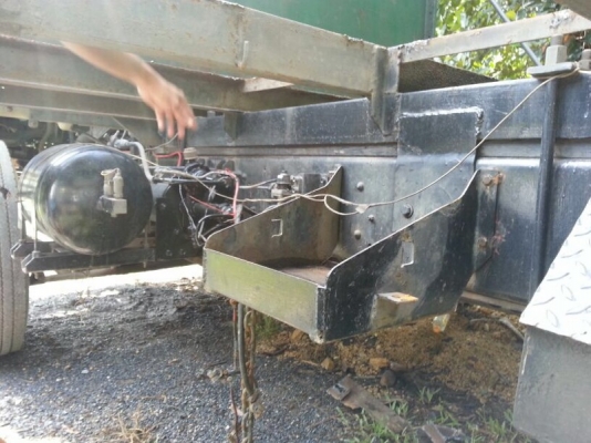 รถอีซูซุ 10 ล้อ พื้นเรียบ เปลื่ยนเครื่อง 230 แรงม้า. สนใจติดต่อ 081 - 6079515 รถอีซูซุ 10 ล้อ พื้นเรียบ เปลื่ยนเครื่อง 230 แรงม้า. สนใจติดต่อ 081 - 6079515