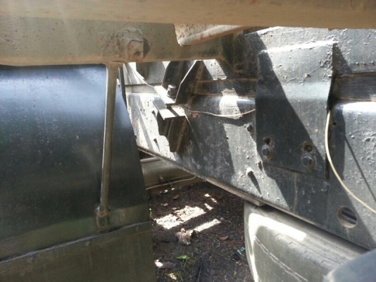 รถอีซูซุ 10 ล้อ พื้นเรียบ เปลื่ยนเครื่อง 230 แรงม้า. สนใจติดต่อ 081 - 6079515 รถอีซูซุ 10 ล้อ พื้นเรียบ เปลื่ยนเครื่อง 230 แรงม้า. สนใจติดต่อ 081 - 6079515