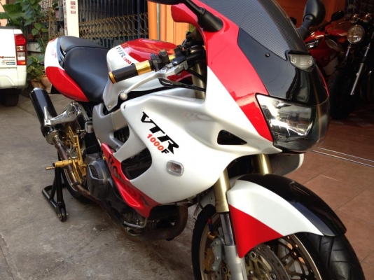 ต้ำพระราม2ขาย Honda vtr100 ปี99 แต่งสนามอินวอย สพม.เอาไปหล่อครับ จัดส่ง24ชม.ทั่วไทยครับ