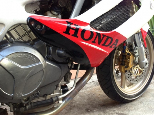 ต้ำพระราม2ขาย Honda vtr100 ปี99 แต่งสนามอินวอย สพม.เอาไปหล่อครับ จัดส่ง24ชม.ทั่วไทยครับ