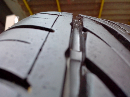 ขายแม็กขอบ16พร้อมยาง 4รู100 et38 deeston ปี12 ขายแม็กขอบ16พร้อมยาง 4รู100 et38 deeston ปี12