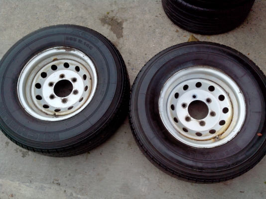 ขายกะทะผ่าขอบ14 พร้อมยาง ราคาถูก 6รู ยางปี11 เก็บไว้ไม่ได้ใช้ ขายกะทะผ่าขอบ14 พร้อมยาง ราคาถูก 6รู ยางปี11 เก็บไว้ไม่ได้ใช้