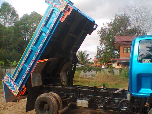 ขาย IZUSU Rocky 195  ดั้มพ์นอกแท้ ไม่มีการเลื่อนช่วง สภาพสวยมาก รถเพิ่งทำสีเสร็จไหม่ๆ ราคาต่อรองได้ ครับ