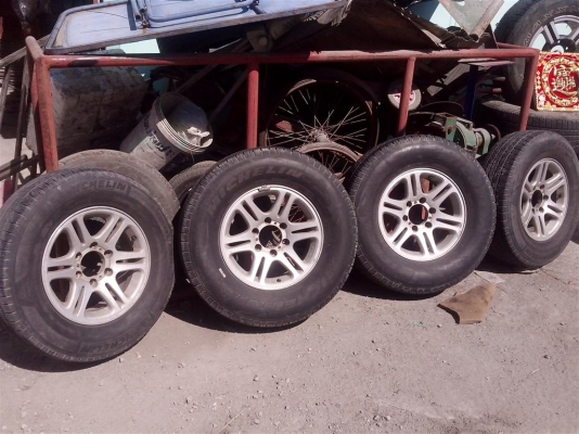 ขายแม๊กเดิม อีซูซุ เเถมยาง ขอบ 16 ครับ  ของถูกมาเเล้ว เเพงผ่านได้เลยครับ