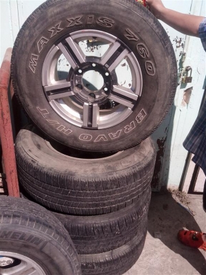 ขายแม๊กมือสองเเถมยาง 245/70/16 ลายประมาณ เชฟโรเเลต ของถูกมาแล้วครับ