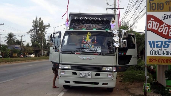 ขายรถ6 ล้อฮีโน่ ยาว7.20 ตู้ทึบ เครื่อง195 HO7D