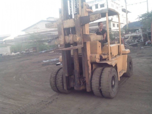 ขายรถโฟล์คลิฟท์ เครื่องโคมัสสุ ยกของ7ตันได้สบายๆ น้ำหนักตัวรถ8ตัน (สภาพสวยพร้อมใช้งาน) ขายรถโฟล์คลิฟท์ เครื่องโคมัสสุ ยกของ7ตันได้สบายๆ น้ำหนักตัวรถ8ตัน (สภาพสวยพร้อมใช้งาน)