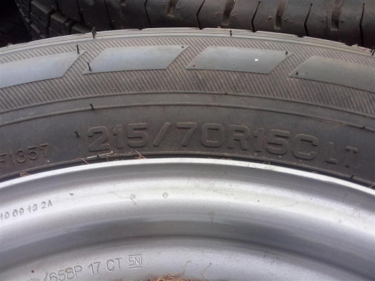 ขายยางพร้อมกะทะ 215 70 15  มี 9 ชุด ยางถอดป้ายเเดงไม่เคยลงดิน ปี 2013 ทั้งหมด