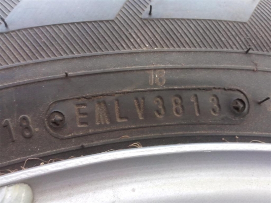 ขายยางพร้อมกะทะ 215 70 15  มี 9 ชุด ยางถอดป้ายเเดงไม่เคยลงดิน ปี 2013 ทั้งหมด