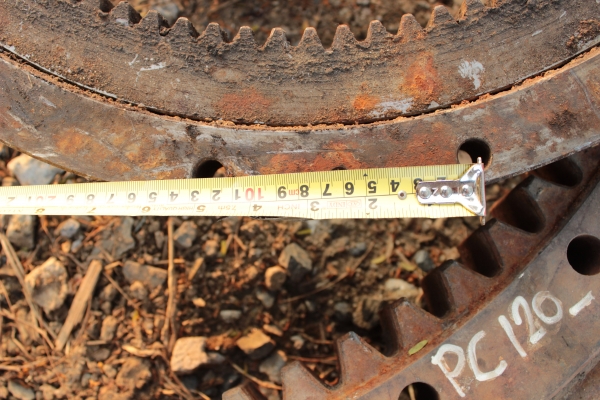 ขายสวิงวงเล็ก KOMATSU PC30-5 ราคา 18,000บาท ขายสวิงวงเล็ก KOMATSU PC30-5 ราคา 18,000บาท