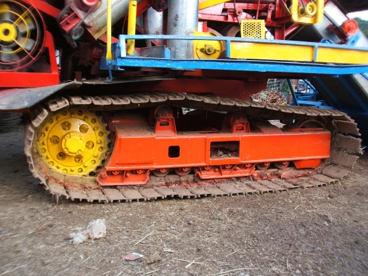 รถเกี่ยวข้าวเกษตรพัฒนา ไอ้หนุ่มไวไฟ ปี 2549 รถเกี่ยวข้าวเกษตรพัฒนา ไอ้หนุ่มไวไฟ ปี 2549