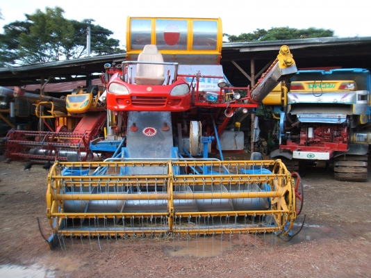 รถเกี่ยวข้าวเกษตรพัฒนา ไอ้หนุ่มไวไฟ ปี 2549 รถเกี่ยวข้าวเกษตรพัฒนา ไอ้หนุ่มไวไฟ ปี 2549