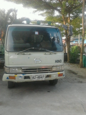รถบรรทุก 6 ล้อ hino
