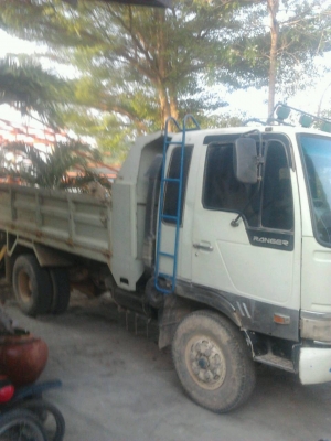 รถบรรทุก 6 ล้อ hino