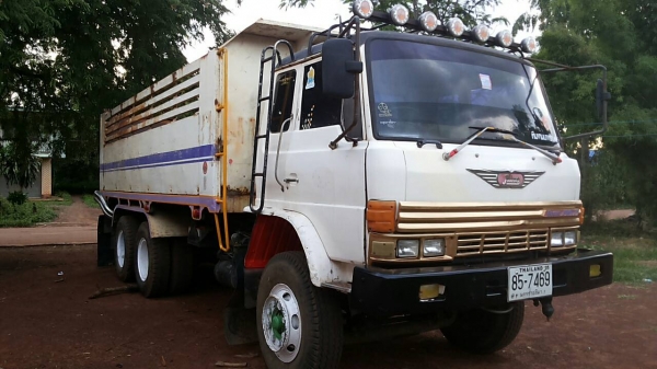 **830,000 บ.ต่อรอง**ขาย10ล้อ2เพลาดั๊ม HINO FM177 วางเครื่องHO7C 185HP แห้งแรง ไม่เยิ้ม ช่วงล่างคัสซีดีไม่ผุไม่บวม สโลวครบ กระบะดั๊มข้างเรียบ ยางสวย10เส้น หัวสวยภายในคอนโซลครบ เบรคทริฟฟี่ พร้อมใช้ พร้อมลุยงาน เอกสารครบ ราคาต่อรองได้เด้อ พี่น้องครับ