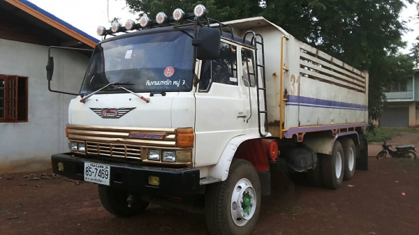 **830,000 บ.ต่อรอง**ขาย10ล้อ2เพลาดั๊ม HINO FM177 วางเครื่องHO7C 185HP แห้งแรง ไม่เยิ้ม ช่วงล่างคัสซีดีไม่ผุไม่บวม สโลวครบ กระบะดั๊มข้างเรียบ ยางสวย10เส้น หัวสวยภายในคอนโซลครบ เบรคทริฟฟี่ พร้อมใช้ พร้อมลุยงาน เอกสารครบ ราคาต่อรองได้เด้อ พี่น้องครับ