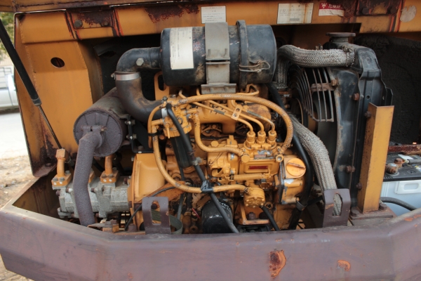 ขายแบคโฮ KOMATSU PC10-5 3สูบ ราคา 215,000 บาท ขายแบคโฮ KOMATSU PC10-5 3สูบ ราคา 215,000 บาท