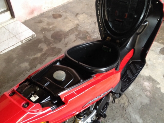 ขายนูโว ตัวเก่า สีแดง ชุดสีแท้ใหม่ทั้งคัน ไฟหน้า-หลังใหม่ ล้อทอง2สี 1.20หน้า-หลัง ยางหน้าirc 185 ป้ายเหลือง ยางหลังirc 200 ท่อMX เครือง.ลูกเบส ชัก4 วาล์วโต แคมองศาสูง คาร์บูแดชแท้ ชามล้าง เม็ดแท้เจาะ สายพานใหม่ ครัชทองแดง ไดร์แต่ง แบตใหม่ แรงแบบสบายๆ เครื