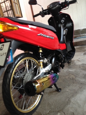 ขายนูโว ตัวเก่า สีแดง ชุดสีแท้ใหม่ทั้งคัน ไฟหน้า-หลังใหม่ ล้อทอง2สี 1.20หน้า-หลัง ยางหน้าirc 185 ป้ายเหลือง ยางหลังirc 200 ท่อMX เครือง.ลูกเบส ชัก4 วาล์วโต แคมองศาสูง คาร์บูแดชแท้ ชามล้าง เม็ดแท้เจาะ สายพานใหม่ ครัชทองแดง ไดร์แต่ง แบตใหม่ แรงแบบสบายๆ เครื