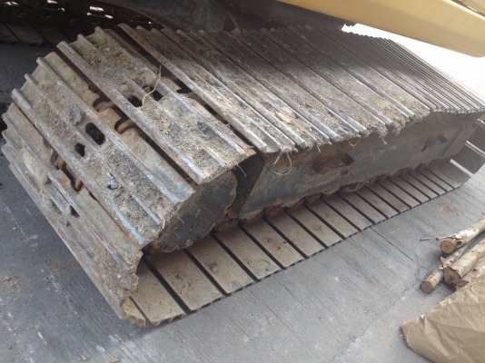 ขายด่วน!!! KOMATSU PC 200-7 ไมล์ 11,XXX สภาพสวยค่ะ พร้อมใช้งาน เอกสารใบแจ้งจำหน่าย ขายด่วน!!! KOMATSU PC 200-7 ไมล์ 11,XXX สภาพสวยค่ะ พร้อมใช้งาน เอกสารใบแจ้งจำหน่าย