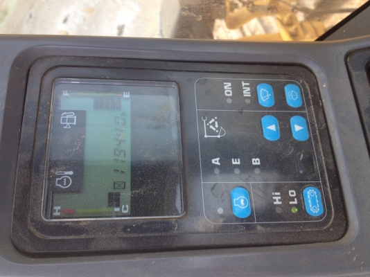 ขายด่วน!!! KOMATSU PC 200-7 ไมล์ 11,XXX สภาพสวยค่ะ พร้อมใช้งาน เอกสารใบแจ้งจำหน่าย ขายด่วน!!! KOMATSU PC 200-7 ไมล์ 11,XXX สภาพสวยค่ะ พร้อมใช้งาน เอกสารใบแจ้งจำหน่าย