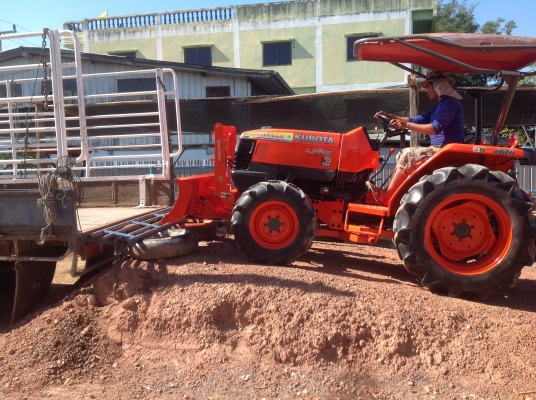 ปัญญาแทรคเตอร์มาแล้ว...จัดมาให้ครับ คูโบต้า L3408 พร้อมใบมีดตราช้าง เล่มทะเบียนพร้อม