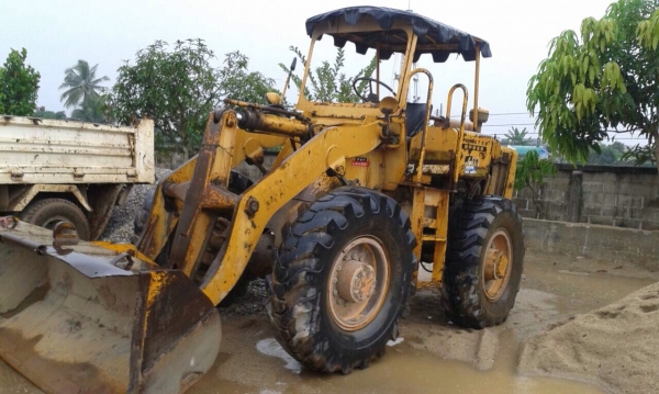 ขายรถตักล้อยาง KOMATSU JH30  4 สูบ ราคา 260,000 บาท
