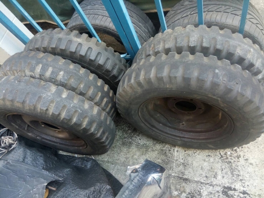 กะทะจิ๊ป ขอบ16  พร้อมยาง 4 ลูก เก่ายี่ปุ่น tel 089-9826192 ชุดเดียวเท่านั้น