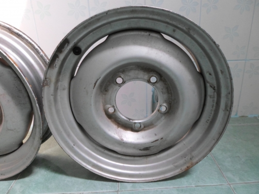 กะทะจิ๊ป ขอบ16  พร้อมยาง 4 ลูก เก่ายี่ปุ่น tel 089-9826192 ชุดเดียวเท่านั้น