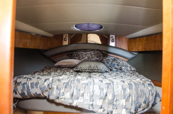 ขายเรือยอร์ช CRUISER 400 Express 43ฟุต ปี2005ครับ ราคาเบาๆครับ ขายเรือยอร์ช CRUISER 400 Express 43ฟุต ปี2005ครับ ราคาเบาๆครับ