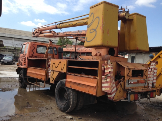 รถกระเช้าซ่อมไฟฟ้า สนใจโทร 094-7969069,083-5755768