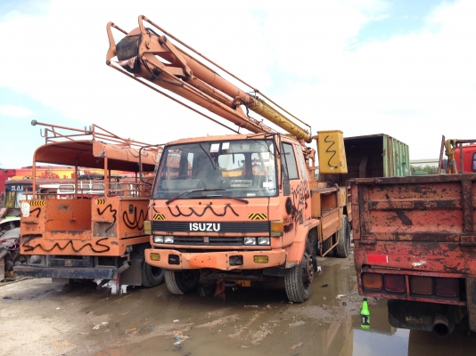 รถกระเช้าซ่อมไฟฟ้า สนใจโทร 094-7969069,083-5755768