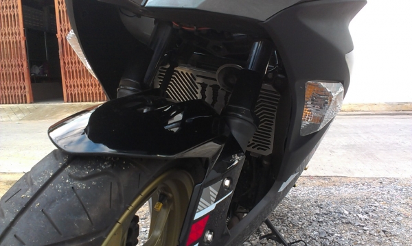 ขาย KAWASAKI NINJA 2013 สภาพสวยขั้นเทพ มีของแต่งให้ด้วย รถจดทะเบียน 24 มิถุนายน 2556 (6เดือน) มีเอกสารครบโอนได้เลย ภาษีไม่ขาด รถวิ่งน้อยครับ 5200 โล สภาพรถ 95\%ขึ้นครับ ได้ไปเหมือนได้รถใหม่ ความเร็วรถวิ่งได้ 160+   ขอขายราคา 120000 บาทถ้วน ไม่ลดงดต่อครับ แ