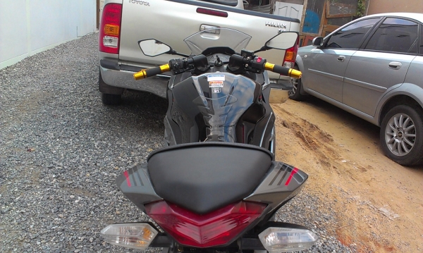 ขาย KAWASAKI NINJA 2013 สภาพสวยขั้นเทพ มีของแต่งให้ด้วย รถจดทะเบียน 24 มิถุนายน 2556 (6เดือน) มีเอกสารครบโอนได้เลย ภาษีไม่ขาด รถวิ่งน้อยครับ 5200 โล สภาพรถ 95\%ขึ้นครับ ได้ไปเหมือนได้รถใหม่ ความเร็วรถวิ่งได้ 160+   ขอขายราคา 120000 บาทถ้วน ไม่ลดงดต่อครับ แ