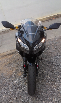 ขาย KAWASAKI NINJA 2013 สภาพสวยขั้นเทพ มีของแต่งให้ด้วย รถจดทะเบียน 24 มิถุนายน 2556 (6เดือน) มีเอกสารครบโอนได้เลย ภาษีไม่ขาด รถวิ่งน้อยครับ 5200 โล สภาพรถ 95\%ขึ้นครับ ได้ไปเหมือนได้รถใหม่ ความเร็วรถวิ่งได้ 160+   ขอขายราคา 120000 บาทถ้วน ไม่ลดงดต่อครับ แ
