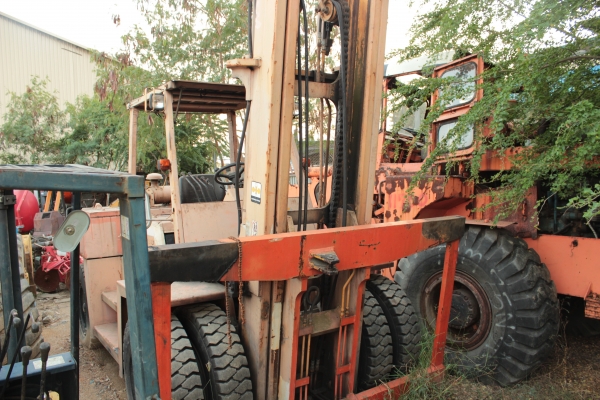 ขายรถยกโฟล์ทลิฟท์ KOMATSU: FD80H-5 ขนาด 8 ตัน ล้อหน้าคู่ ราคา 670,000 บาท