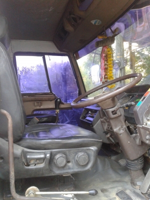 หกล้อดั้มดิน FUSO