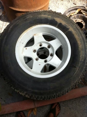 ล้อแม็ก สวย เท่ ขอบ 15 ชุดละ และล้อแม็ก 18 อีกชุด