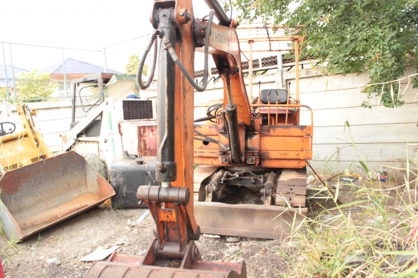 ขายแบคโฮ HITACHI (PC 30)3สูบ ราคา 158,000 บาท