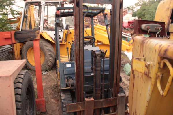 ขายรถยก KOMATSU FD15-15 1.5ตัน ราคา 160,000 บาท ขายรถยก KOMATSU FD15-15 1.5ตัน ราคา 160,000 บาท