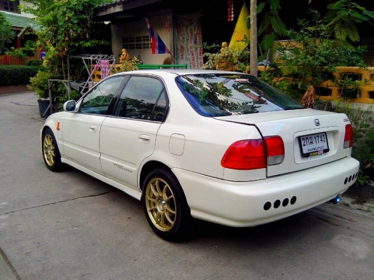 ขายHONDA CIVIC VTI-E ปี97 เกียร์ธรรมดา ติดแก็สLPG