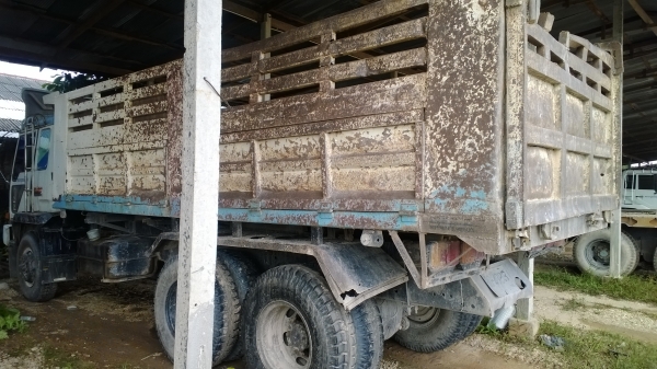 FUSO FN527M 10ล้อดั้ม2คัน สวย..ด้อย..แตกต่างกันแต่สภาพพอๆกัน ขายคันละ750000.