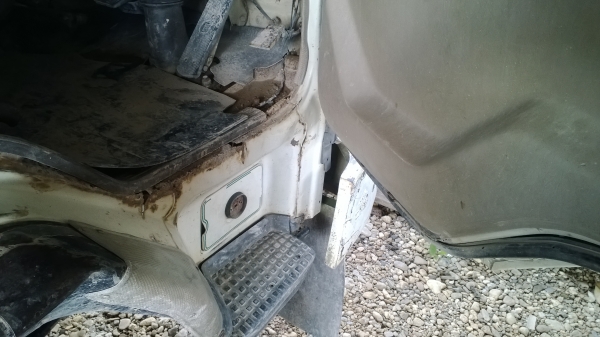 FUSO FN527M 10ล้อดั้ม2คัน สวย..ด้อย..แตกต่างกันแต่สภาพพอๆกัน ขายคันละ750000.