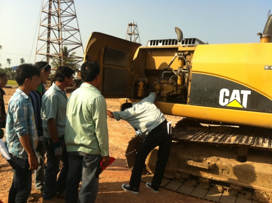 รับฝึกอบรมพนักงานขับแบ็คโฮและช่างซ่อม