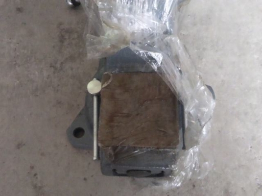 ปากกาจับชิ้นงาน 3 - 8 นิ้ว ของ USA.ยี่ห้อ LACROC รุ่นทนงานหนักหมุนได้รอบตัวกับฐาน