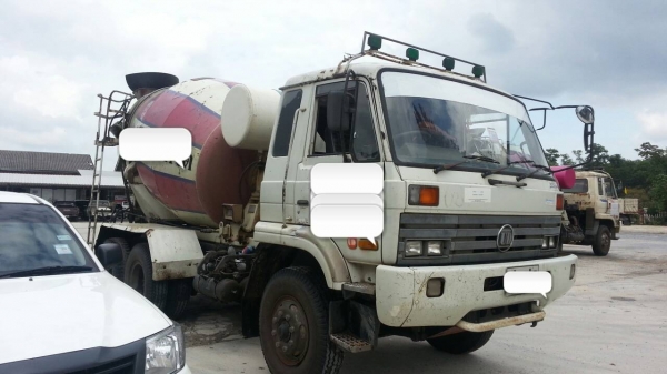 ขายรถ 10 ล้อโม่ปูน 3 คัน NISSAN CW430 290 แรงม้า คัสซี CWM430HTRT เครื่อง PE6-187360T ราคาคันละ 1000000