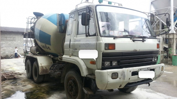 ขายรถ 10 ล้อโม่ปูน 3 คัน NISSAN CW430 290 แรงม้า คัสซี CWM430HTRT เครื่อง PE6-187360T ราคาคันละ 1000000