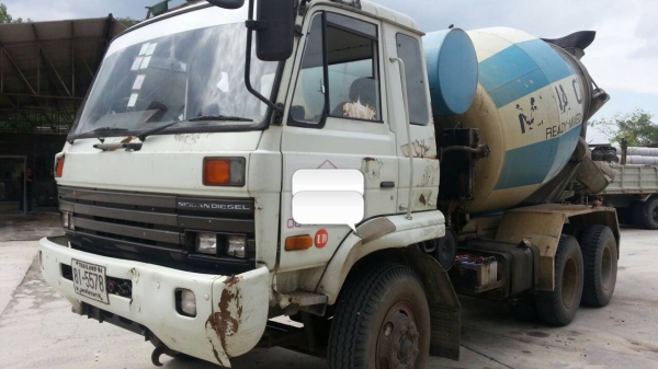ขายรถ 10 ล้อโม่ปูน 3 คัน NISSAN CW430 290 แรงม้า คัสซี CWM430HTRT เครื่อง PE6-187360T ราคาคันละ 1000000